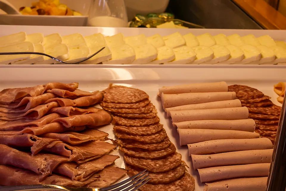 Frühstückssaal & Buffet
